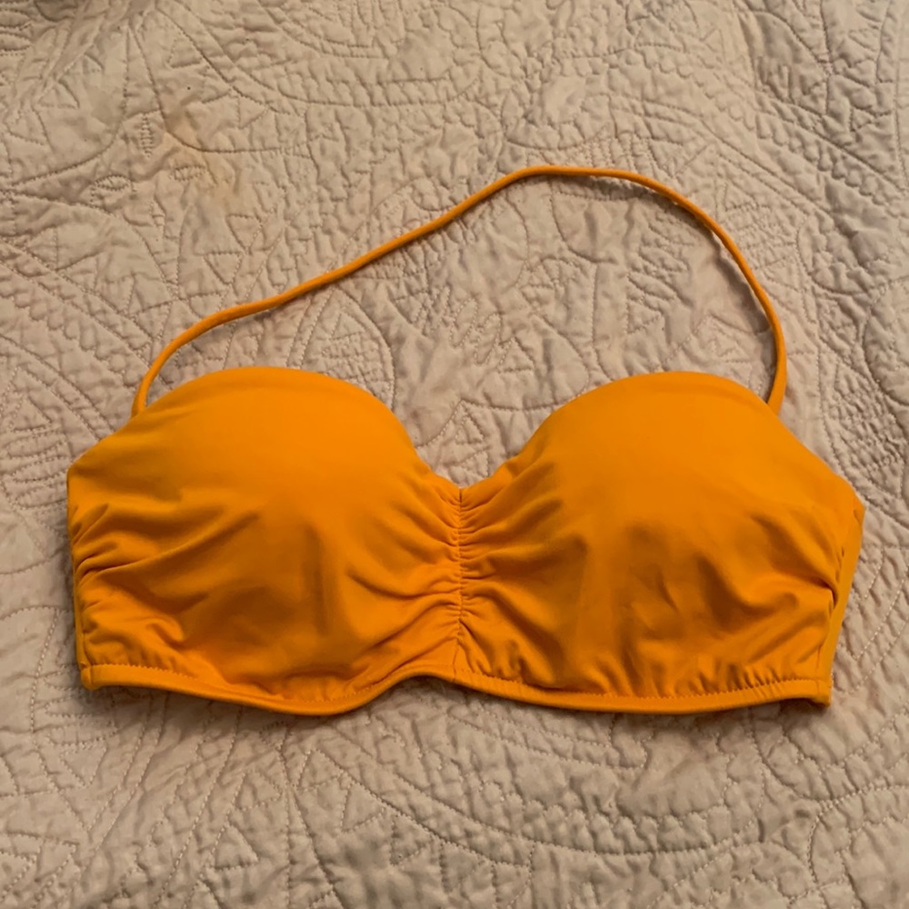 Victoria’s Secret 34C bikini top
